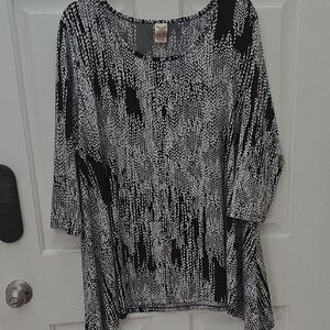 Black and White Patterned Women's Top